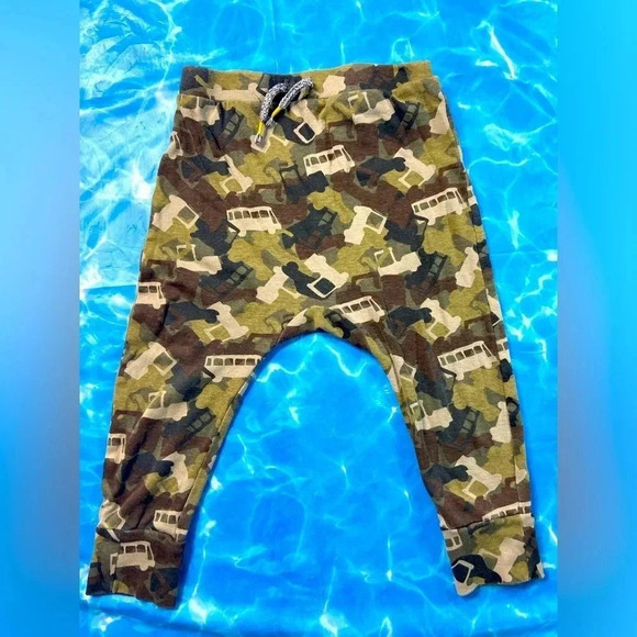🐣4  for $20🥚 Joe Fresh - Toddlers Camo Bus Pants - Size 18-24 Months - Picture 1 of 2